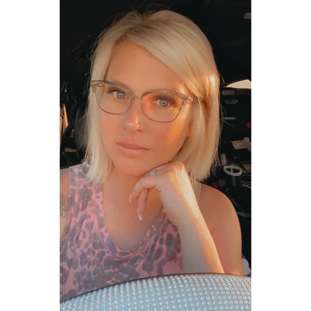 Meet your Posher, Crystal